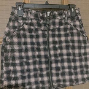 Plaid skirt. Size 7